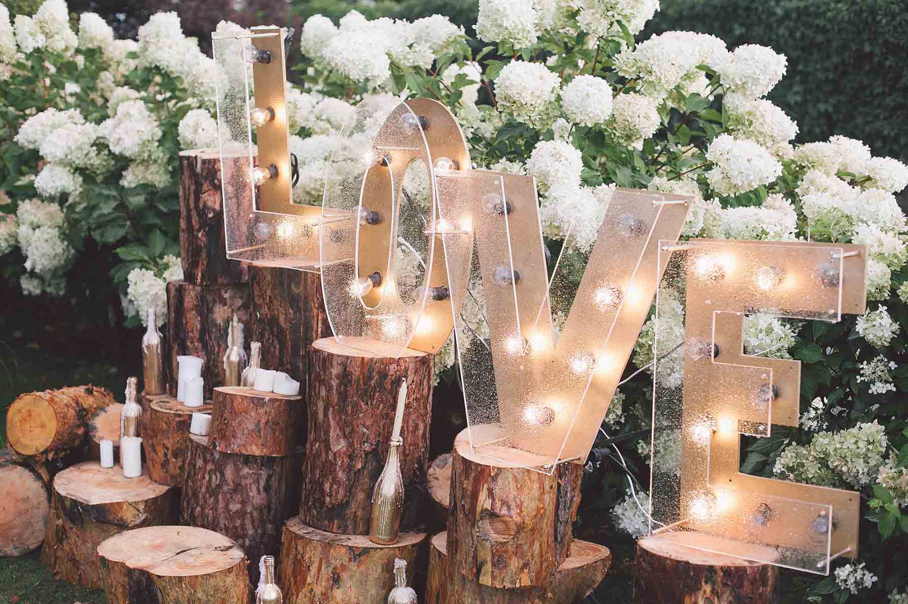 eco wedding love sign