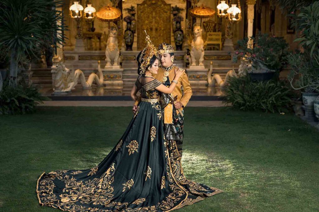 About traditional balinese dress