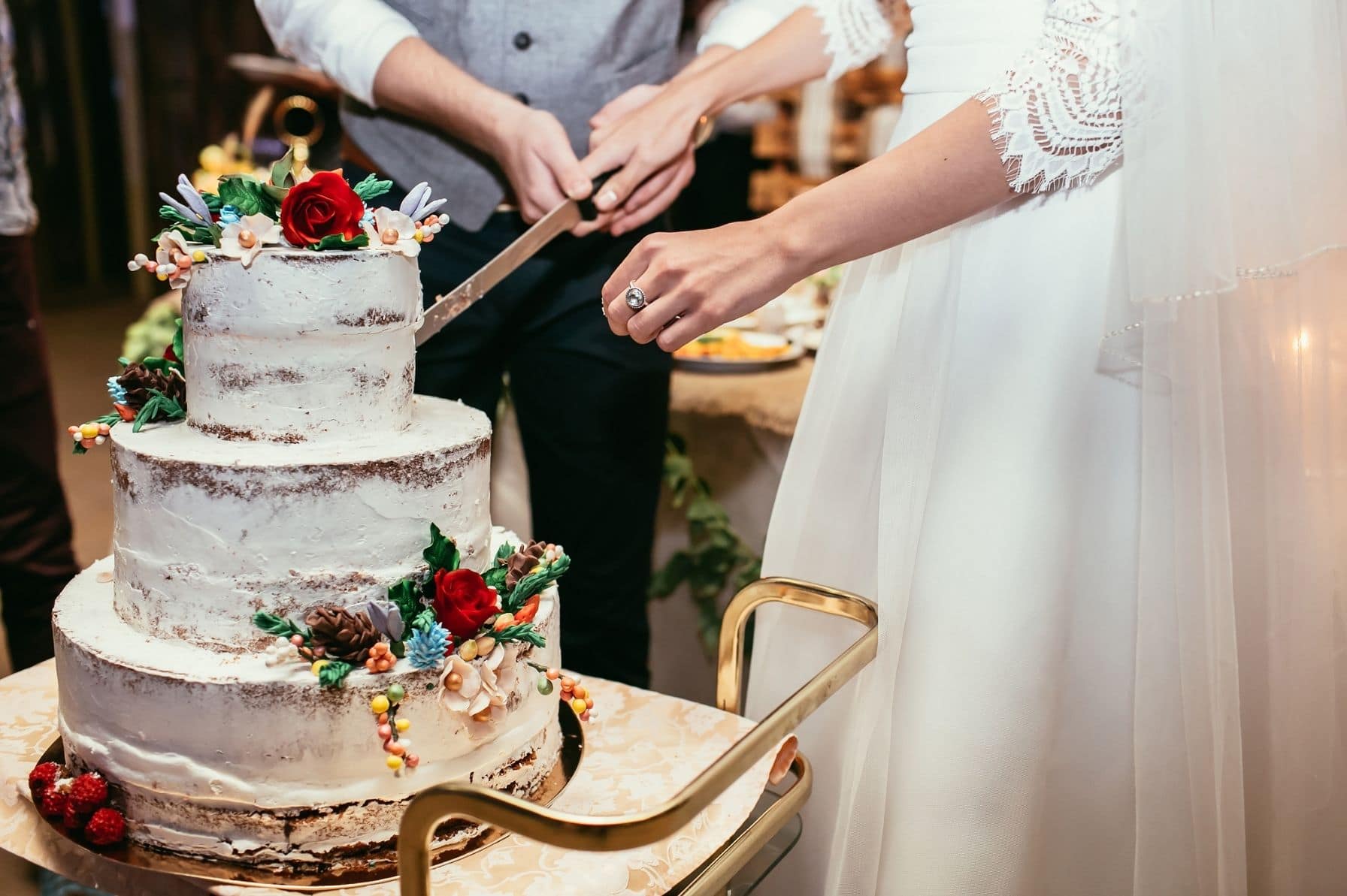 rustic wedding cake