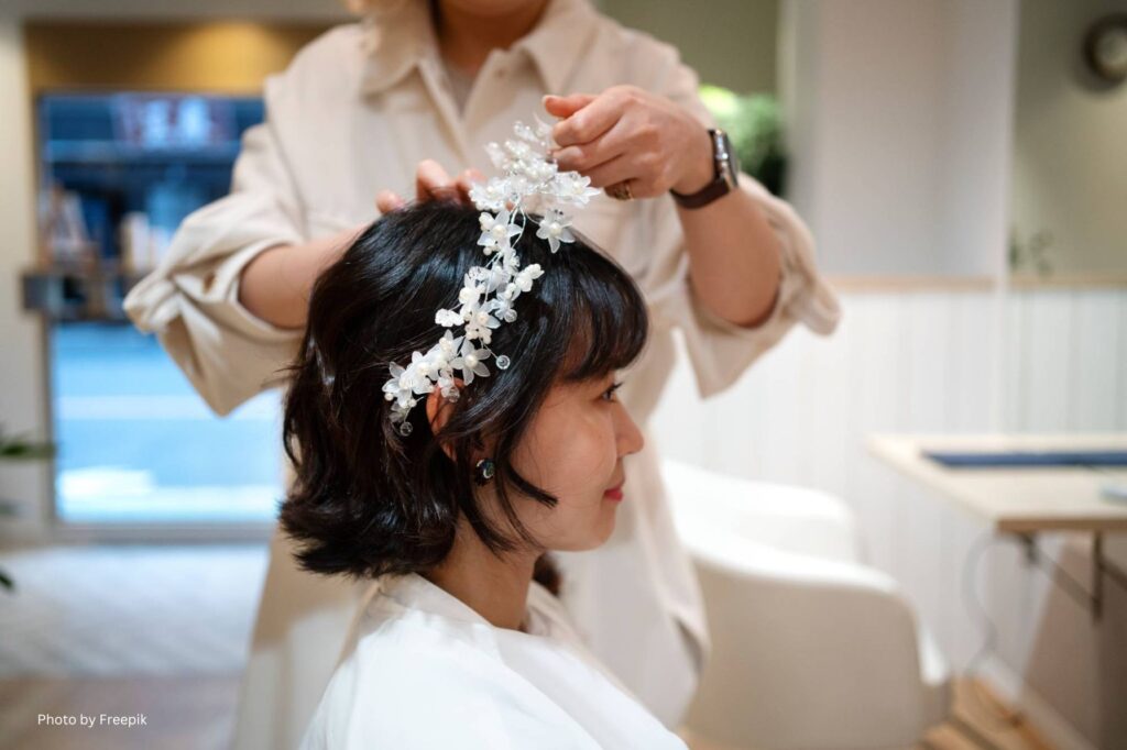 tata rias rambut pengantin model terurai