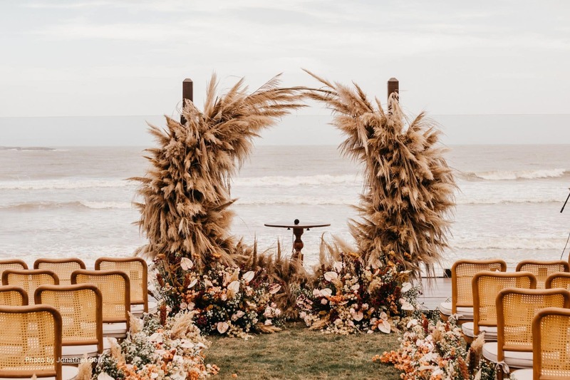 dekorasi pernikahan di pantai