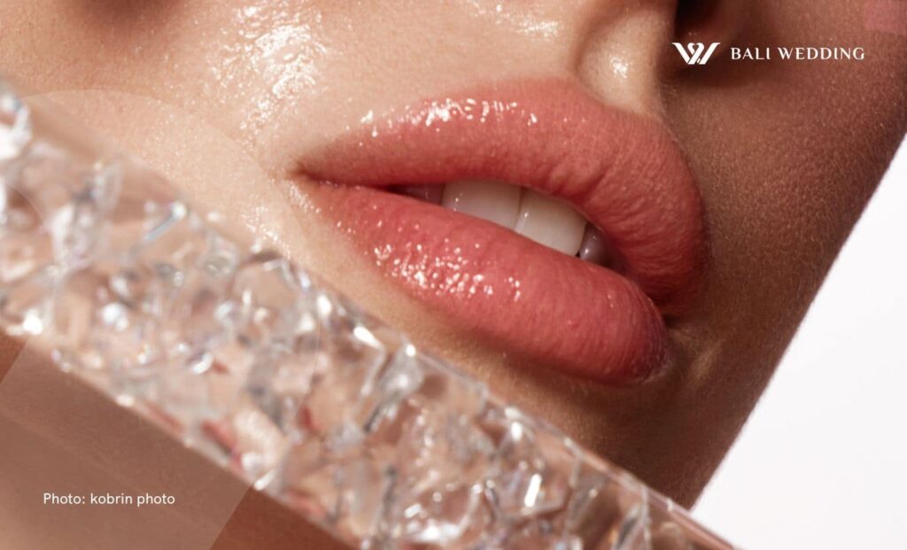 Glossy lips makeup