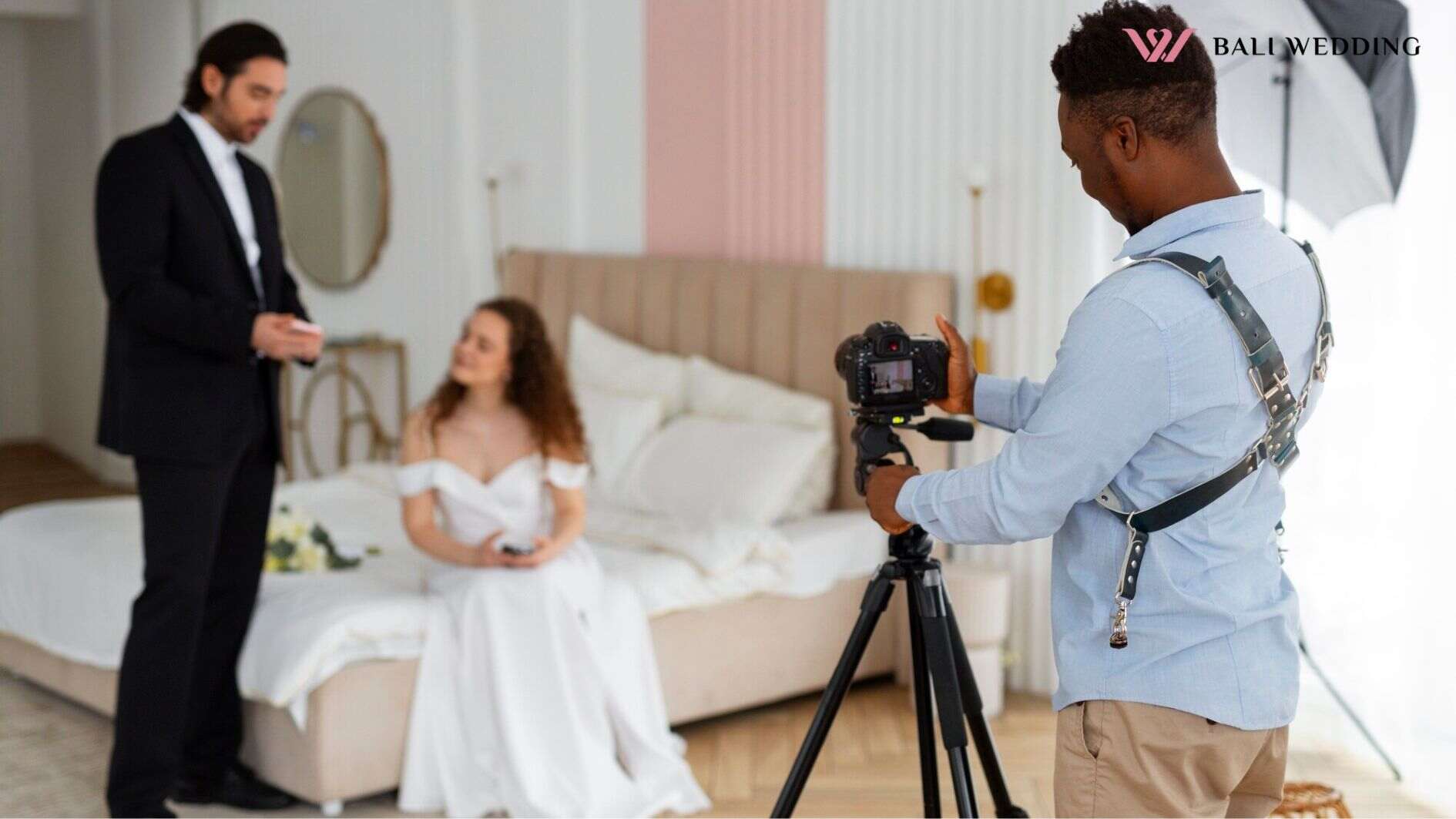 Side view photographer and married couple