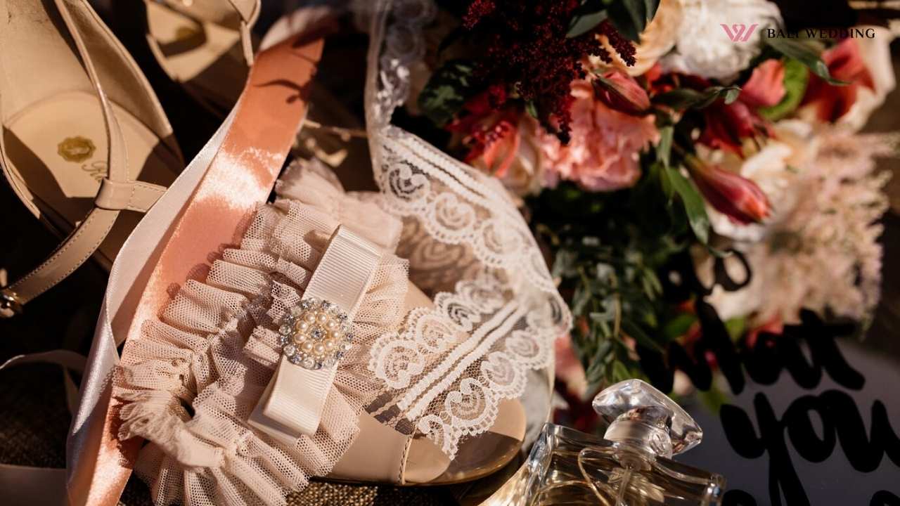 Tender wedding accessories for bride and wedding bouquet