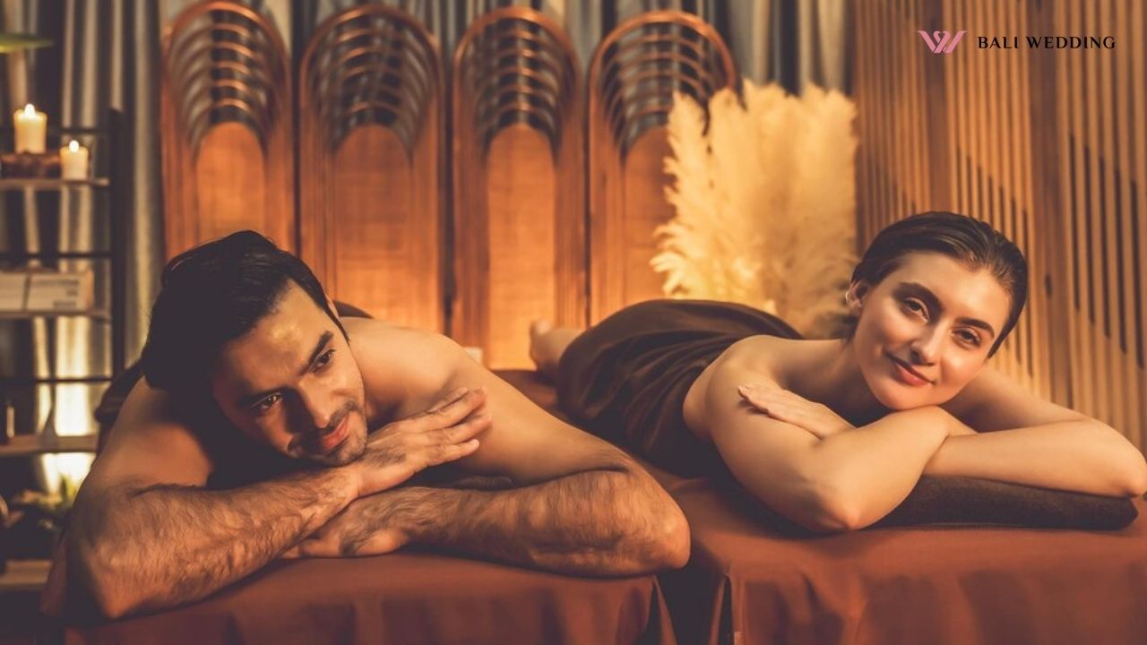 couple enjoying traditional Balinese massage