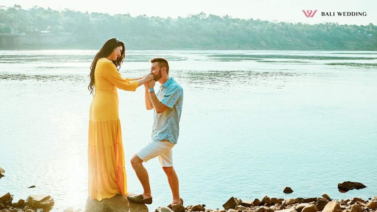couple exchanging vows on a secluded Bali beach