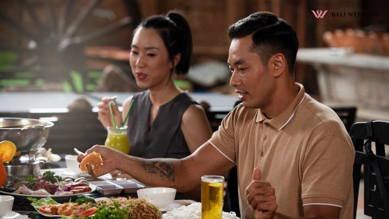 dinner at local warung with traditional Balinese setting